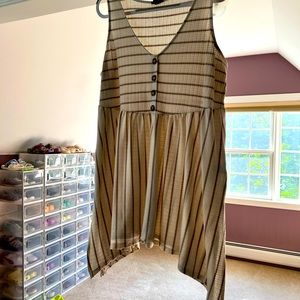 Torrid Size 1 (14/16) tunic tank top.